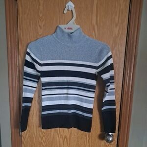 Ladies Croft And Barrow Striped Mockneck Sweater Sz. S